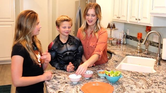 Halloween Treats 2016!! смотреть онлайн