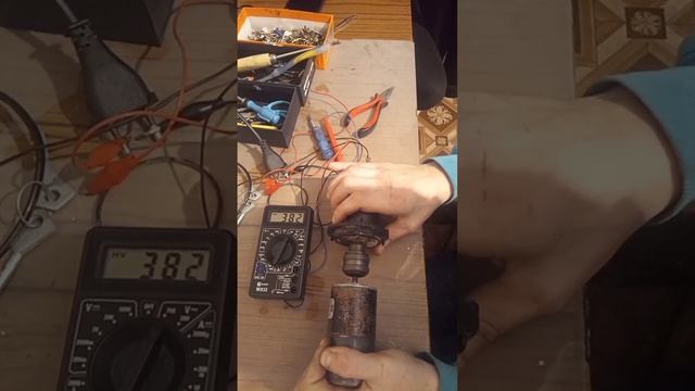 Какое напряжение может выдать моторчик от стиральной машинки который откачивает воду ? Генератор смотреть онлайн