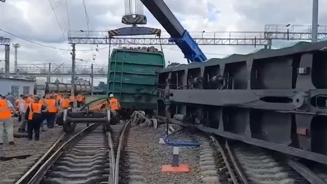 В Дёме сошли с рельсов две лесовозные платформы