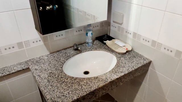 Zip Lounge & Apartments Budget Hotel Review - Pattaya, Thailand смотреть онлайн