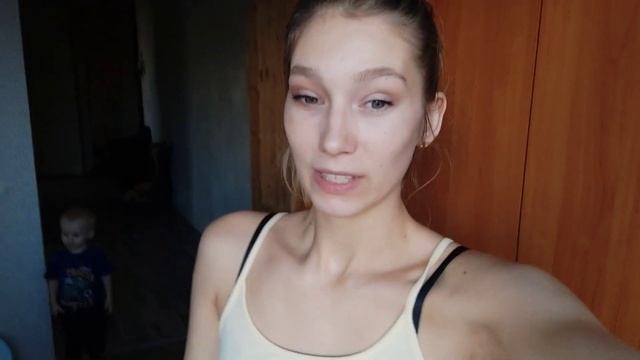VLOG: РЕМОНТ ПРОДОЛЖАЕТСЯ... ЧУТЬ НЕ СПАЛИЛА КВАРТИРУ. НОВОГОДНИЙ РЕКВИЗИТ | 2.12.21 смотреть онлайн