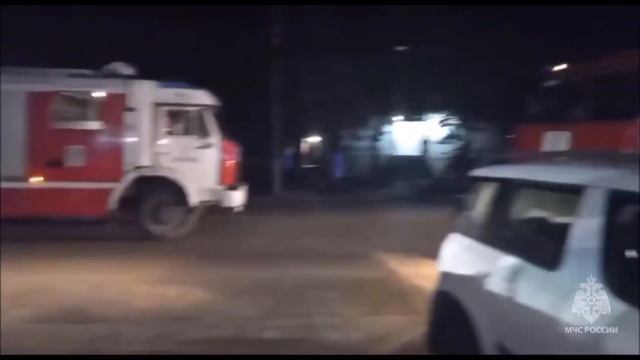 Курск - обломки БПЛА попали в жилой дом смотреть онлайн