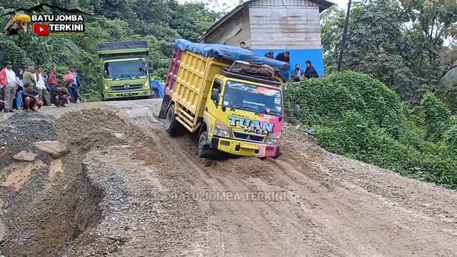 Turun & Naik Sama Saja, Bus Gasruk Di Batu Jomba #bus #batujomba
