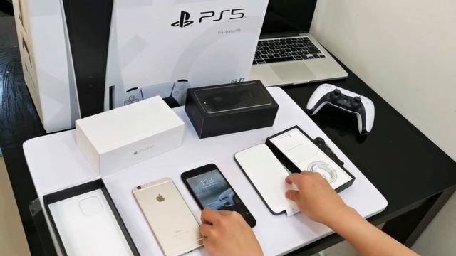 Unboxing iPhone 12 pro max vs PS5 dual sense смотреть онлайн