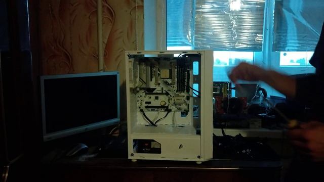 Сборка белого компьютера за 65.000 рублей! Разгон от 0 до 1 млрд. Серия 31. смотреть онлайн