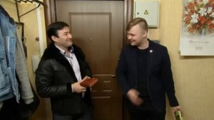 Званый ужин. Официант, поэт, певец.