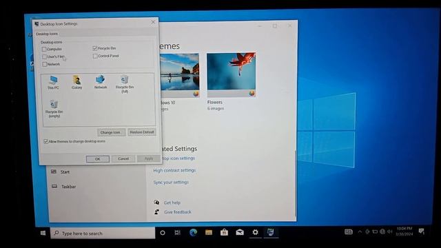 Windows 10 Desktop icons Showing on Main Display смотреть онлайн