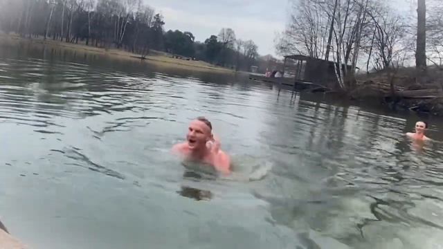 Сколько может просидеть в холодной воде человек? смотреть онлайн