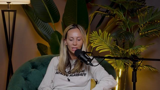 Вдохновиться стать своим на Бали — SWOI х НАСТЯ FLASH смотреть онлайн