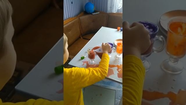 Пятница. Костик заболел. Лаборатория в квартире. 5 лет и 3 мес смотреть онлайн