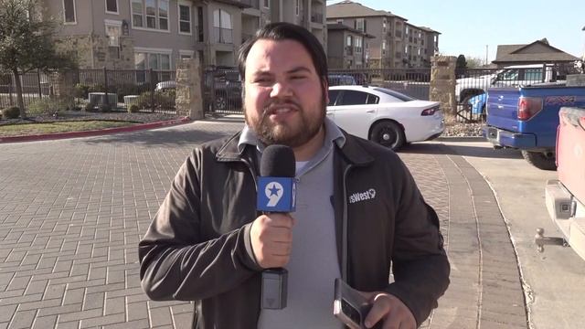 Texas DPS on scene of a hostage situation at Sundance Creek apartments смотреть онлайн