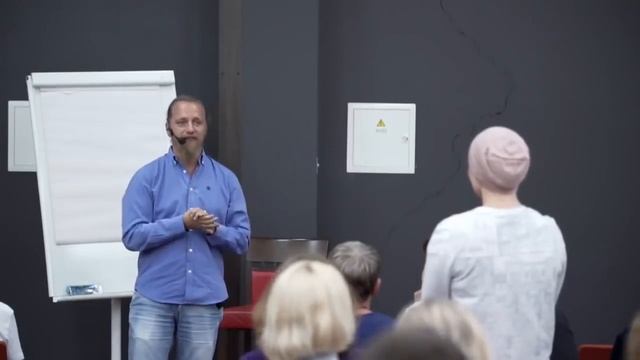 КАК, МЕНЯЯ СЕБЯ, МЕНЯЕТСЯ ВСЕ ВОКРУГ. ОТЗЫВ о Дмитрие Троцком смотреть онлайн