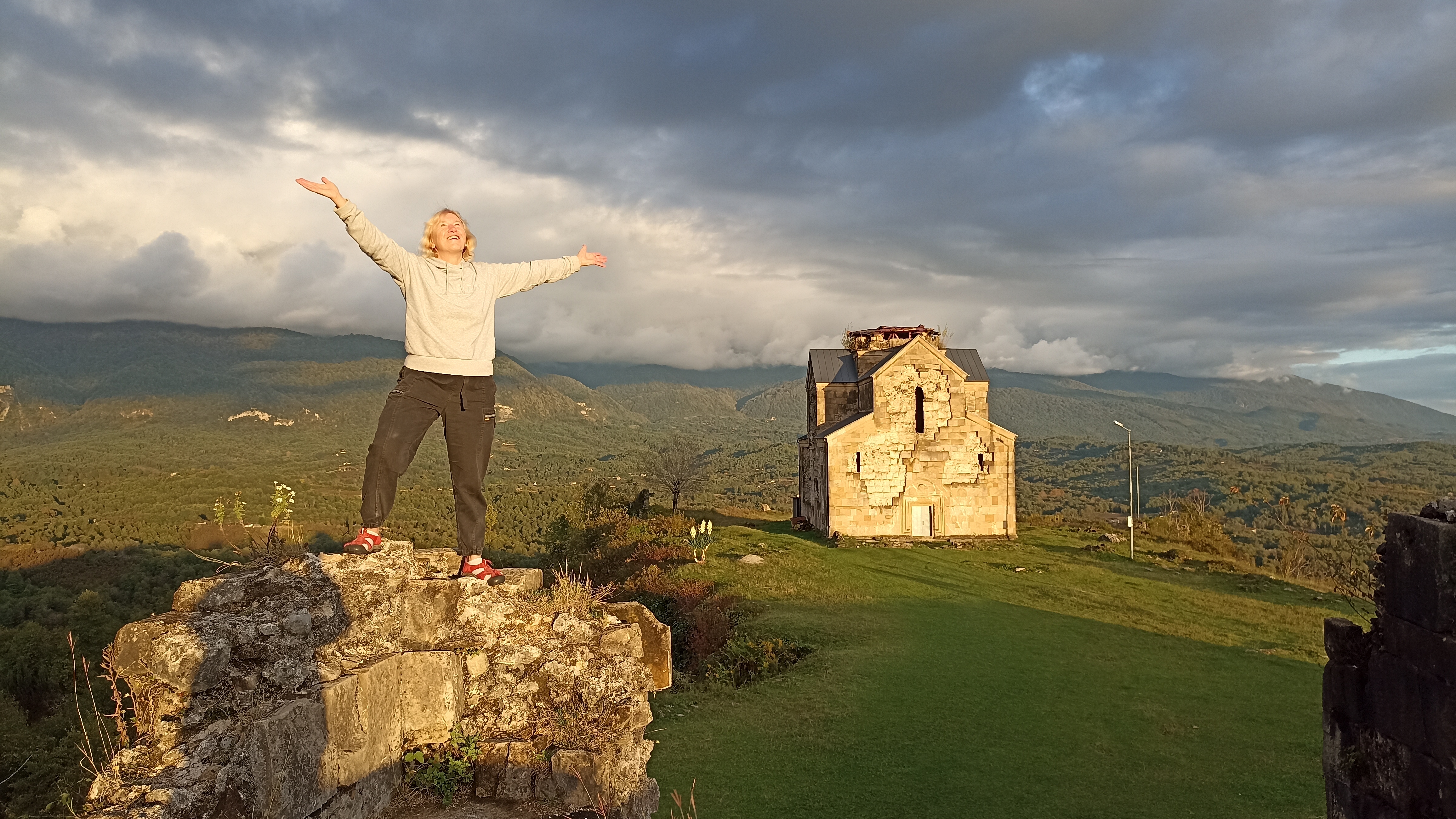 20.Снова на зиму в Абхазию. День 20, часть 2, 26.10.2024. Бедийский собор смотреть онлайн