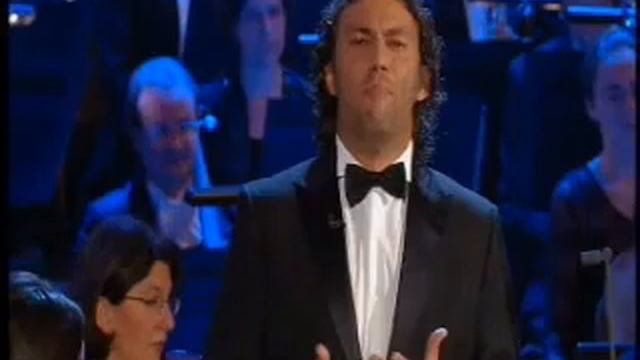 JONAS KAUFMANN. canta " È LA SOLITA STORIA " ( CILEA ) смотреть онлайн
