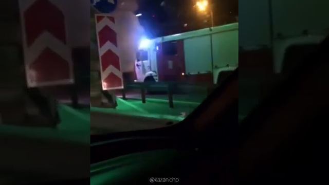 Автомобиль, горящий на в Казани на ул. Роторной смотреть онлайн