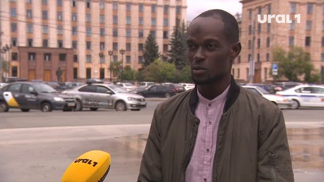 Не могут привыкнуть к погоде, с трудом понимают русскую культуру, но от Челябинска в восторге. смотреть онлайн