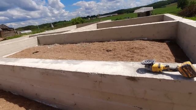 Фундамент. Заливка бетона. Гидроизоляция. Утепление.