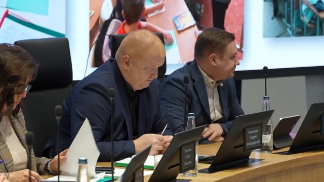 В Белгороде продолжают устранять последствия прилётов смотреть онлайн