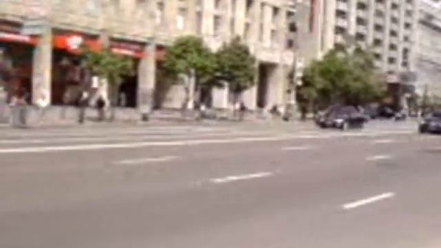 Кортеж Медведева на Крещатике смотреть онлайн