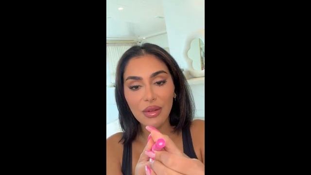 Reviewing Mac Squirt Plumping Gloss Stick by Hudabeauty смотреть онлайн