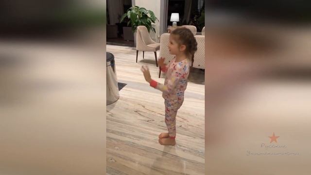 Ксения Бородина учит Тею извиняться смотреть онлайн