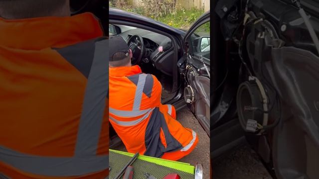 How to Diagnose a Failed Electric Window. Electric Window not working or stuck? Diagnose the Fault. смотреть онлайн