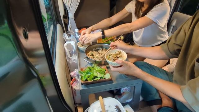 軽バン車中泊のリアル。30代男女、山奥で発狂。 смотреть онлайн