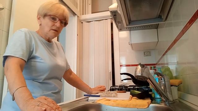 Сегодня ризотто с цукини и креветками. Как выбирают сиделок. смотреть онлайн