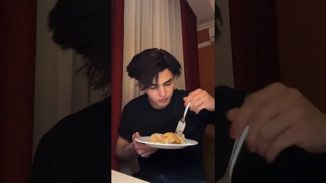 Амирхан Батабаев 4.03.2024 в инстаграм эфире @amirchiiik_