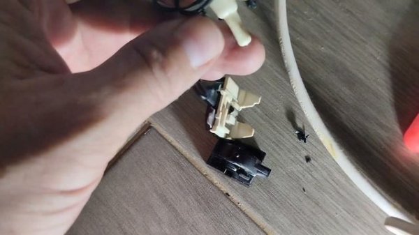 Ремонт холодильника CENTEK не включается