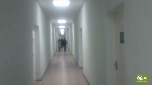 Екатеринбург. Полицейские в масках врываются в офисы на улице Генеральской смотреть онлайн