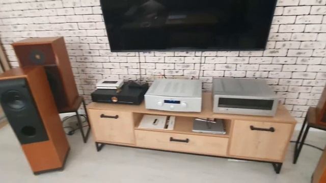 KEF Reference Model One-Two смотреть онлайн