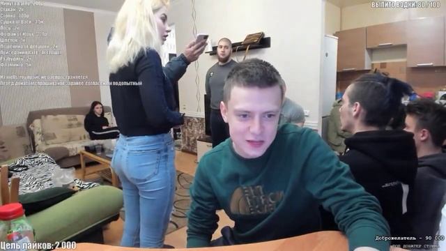 MELLSTROY | МЭЛСТРОЙ | МЕНТЫ ВОРВАЛИСЬ НА КВАРТИРУ И ВСЕХ ЗАДЕРЖАЛИ смотреть онлайн