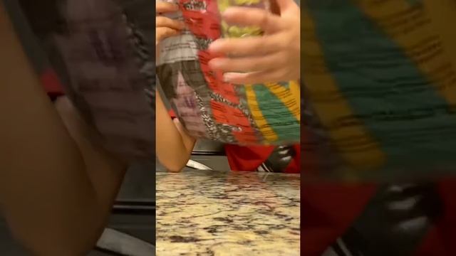 Travis Scott/McDonald’s merch collab unboxing смотреть онлайн