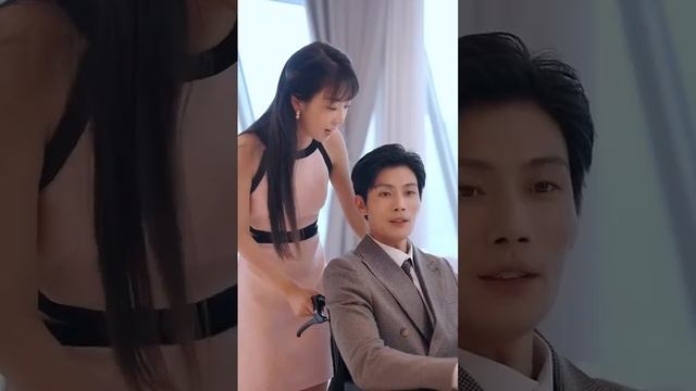 【FULL】傳聞陸家陸二爺是個雙目失明的殘廢，人人都對他避而遠之，可她竟迎難而上嫁給他每天求親親求抱抱，婚後某天他竟站起來了，看著懷裡的女人他俯身吻上，極致且溫柔「小玫瑰，逮到你了」#短劇 #甜寵