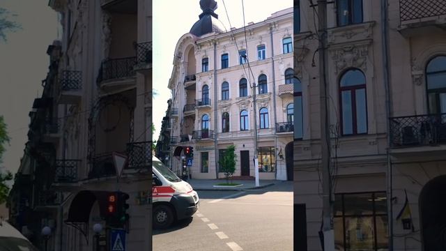 ДОМ С САМЫМИ ВЫСОКИМИ ПОТОЛКАМИ🏠В ОДЕССЕ ул.Преображенская #одесса #архитектура смотреть онлайн