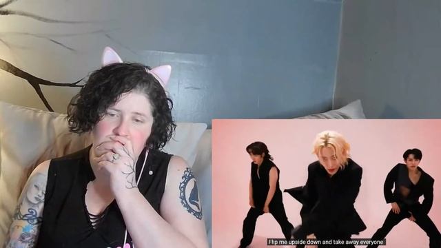 STAY Kats Megan Reacts to [ OnlyOneOf “Gaslighting” MV ] смотреть онлайн