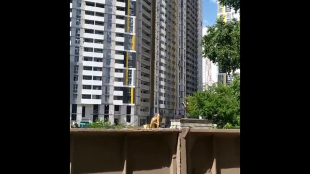 Незаконне будівництво по вул. Є. Маланюка, 101, в м. Києві