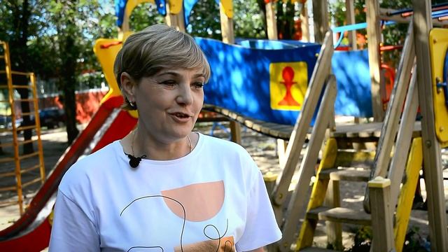 В Заволжском районе восстанавливают дорожное полотно асфальтовой крошкой