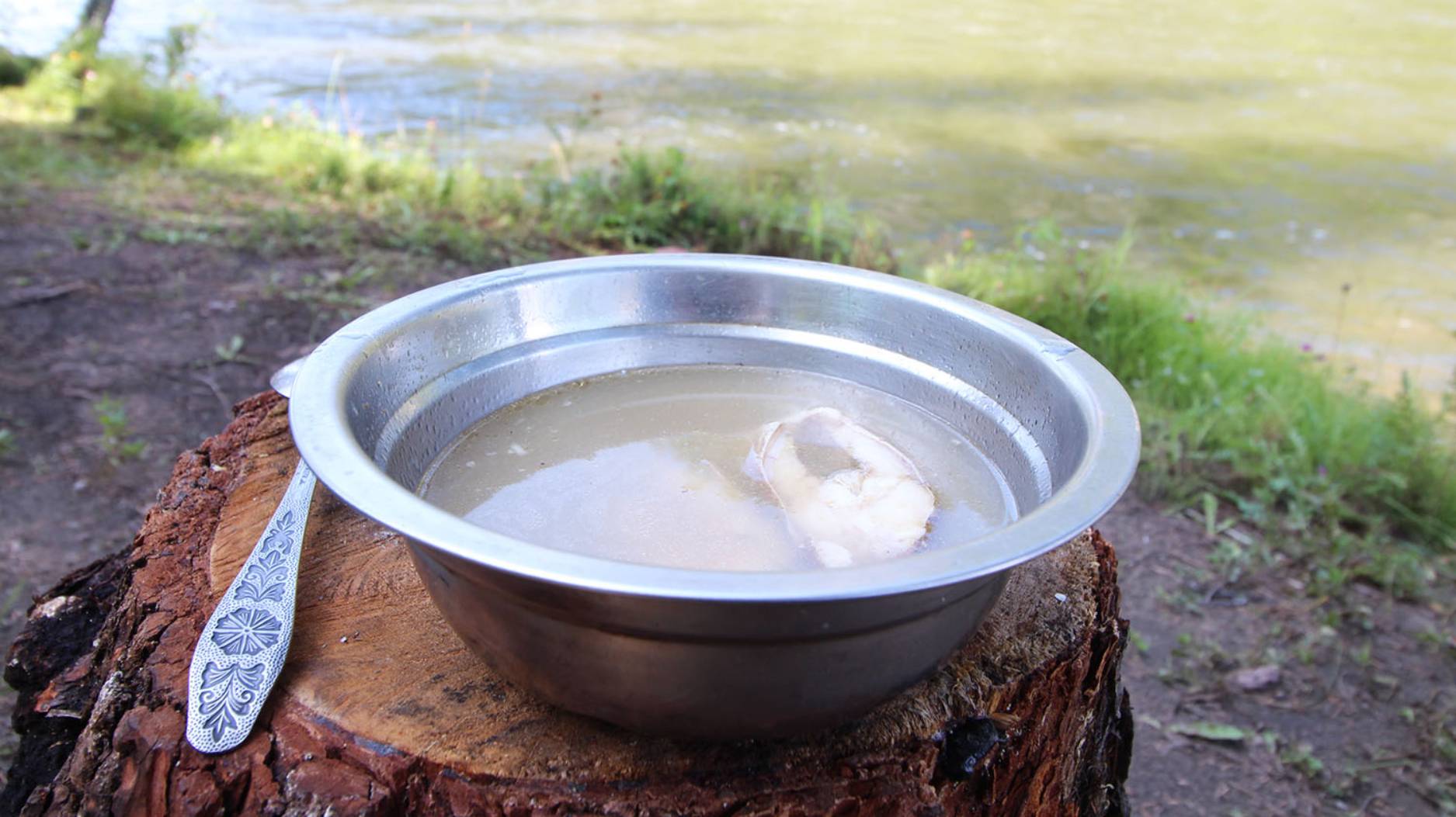 Уха из хариусов и ленков смотреть онлайн