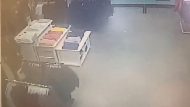 В Волгограде участковый задержал пытавшихся скрыться злоумышленников смотреть онлайн