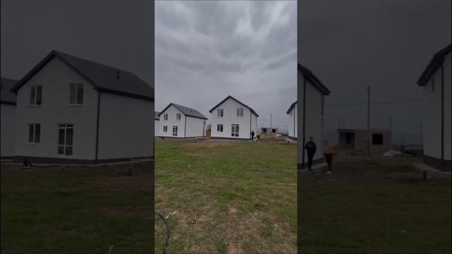 📍МЕСТО станица Раевская⛰️ по-настоящему живописное! В окружении виноградников, зелёный лугов и гор. смотреть онлайн