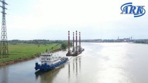 Буксиры "Як" и "Морал" буксируют самоподъемную плавучеую строительную платформу «ТЕМП-1»