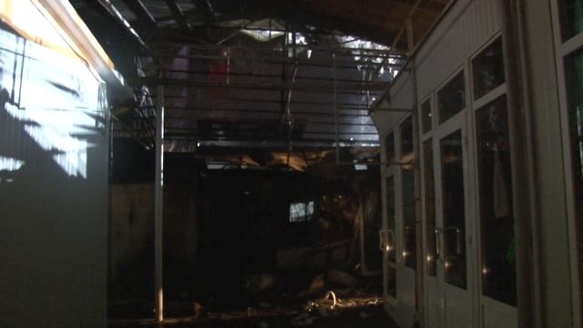 Львів: вогнеборці ліквідували пожежу на території ринку смотреть онлайн