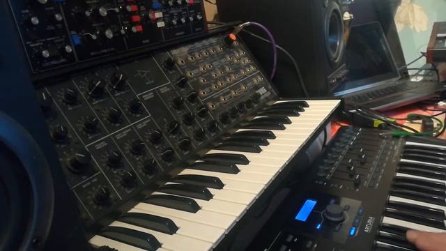 House of utopia project.. Behringer Boog classic lead sound.. смотреть онлайн