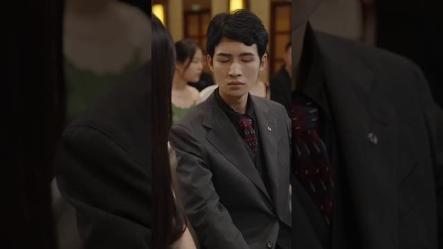 “娶我必須有房要車，我還要500萬的彩禮！”外賣小哥送餐送錯房間，撞見妻子和別的男人在一起！一氣之下轉頭去相親，還遇到了撈女。卻不想他的真實身份竟是富二代！| 《妻子的秘密》完整版#短劇#男頻#都市 смотреть онлайн