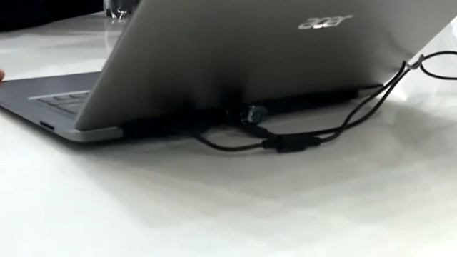 Acer Aspire S3 Ultrabook Hands-On and Booth Fun смотреть онлайн