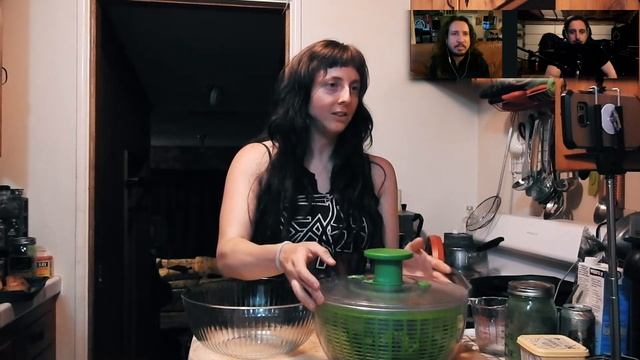 Brutally Delicious - Ally Cooks Up a Vegan Mac N' Cheese смотреть онлайн