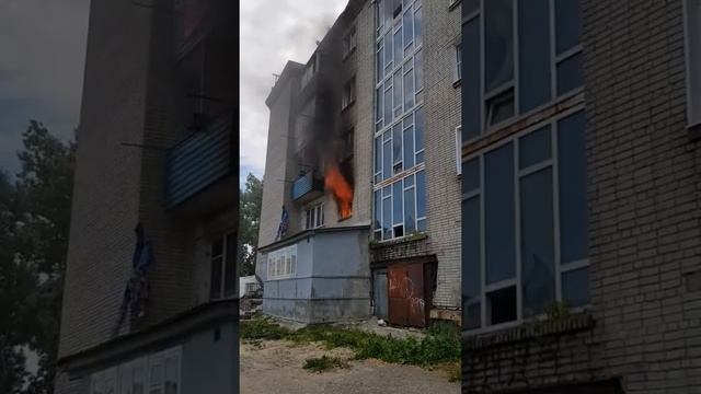В Пензе вспыхнул пожар на Ломоносова смотреть онлайн