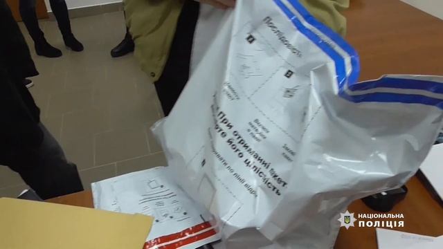 Вінницькі поліцейські викрили злочинну групу за продаж фіктивних COVID-сертифікатів смотреть онлайн